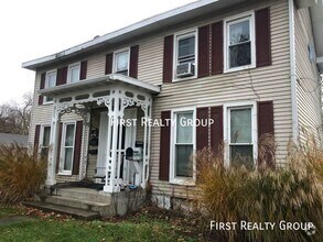 Building Photo - 816 S Main St