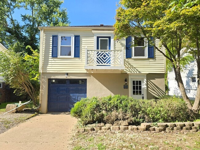 Charming Elevated 2-Bedroom Home Near Rive... - Charming Elevated 2-Bedroom Home Near Rive...