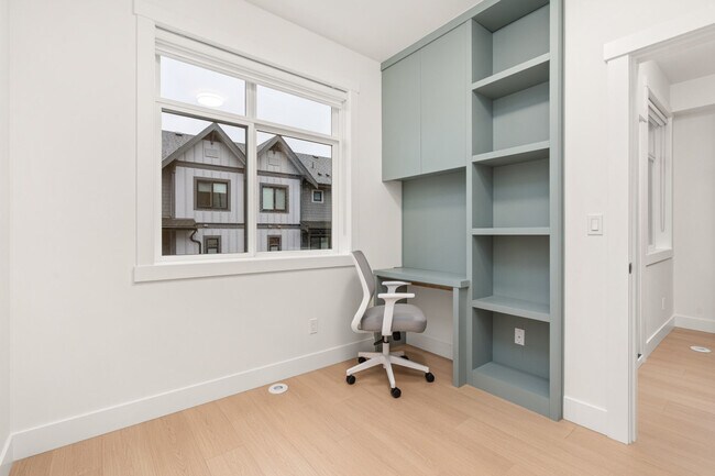 Photo du bâtiment - 6983-6204 204 St