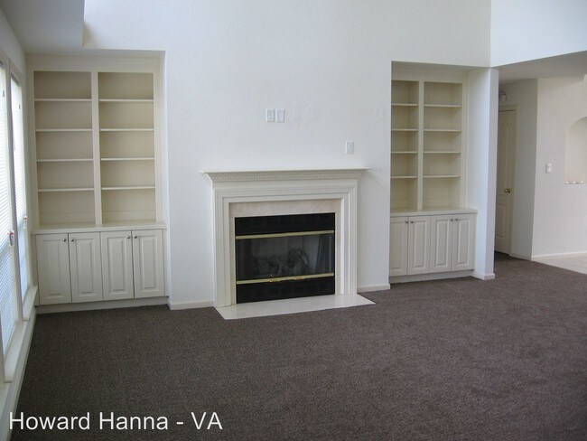Building Photo - 5 br, 4 bath House - 328 Wellington Circle