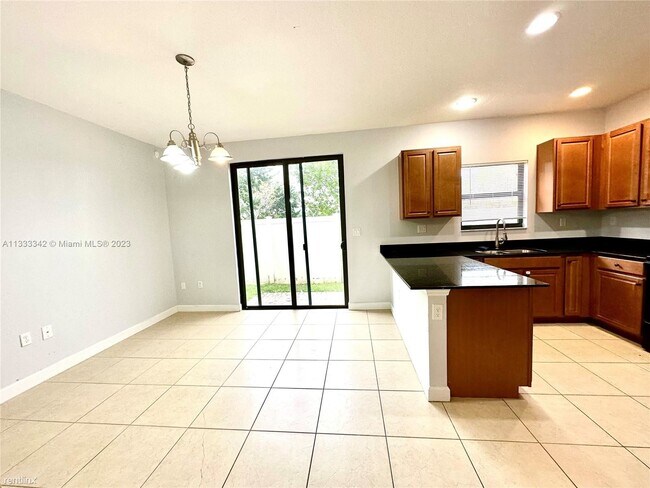 Building Photo - 3 br, 2.5 bath House - 408 NE 194th Ter