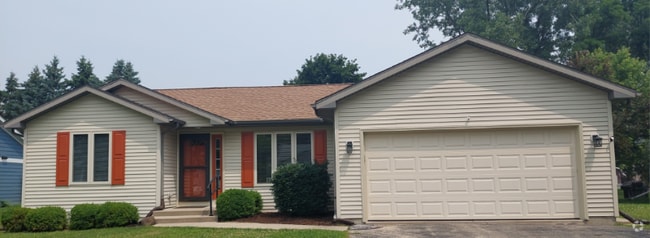 Building Photo - 391 Garrison Dr