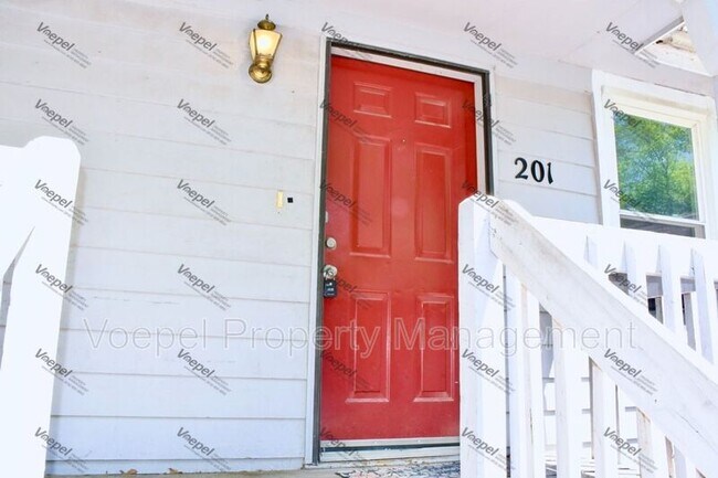Building Photo - 900 S 55th St