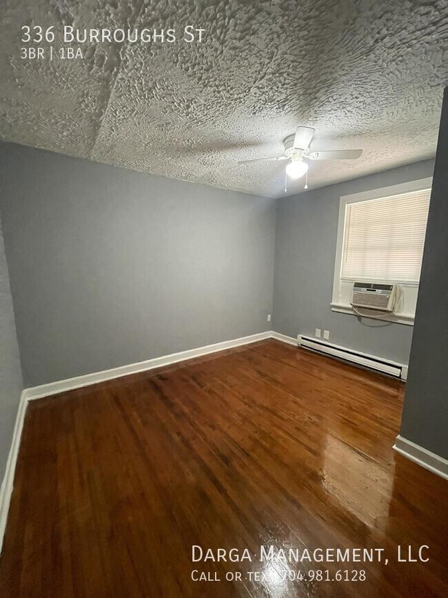 Foto del edificio - 336 Burroughs St