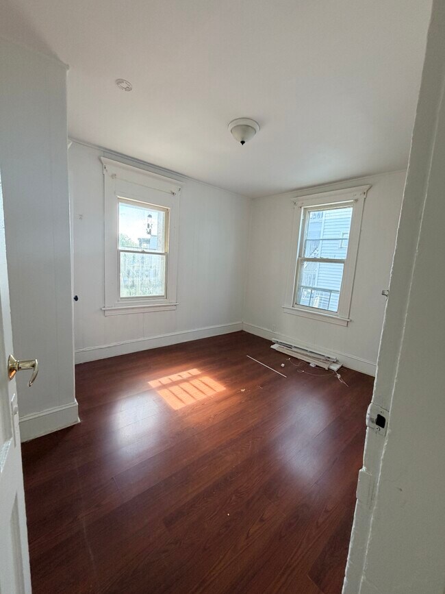 Foto del edificio - 313 Bunnell St