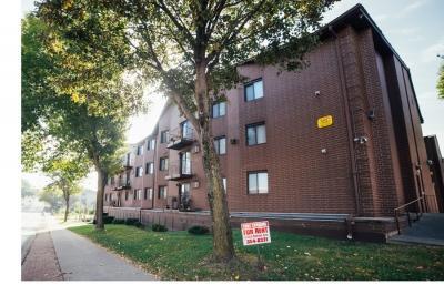 Building Photo - 308 S Gilbert St