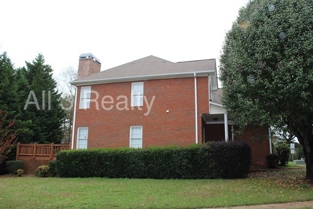 Foto del edificio - 2318 Jennas Way SE