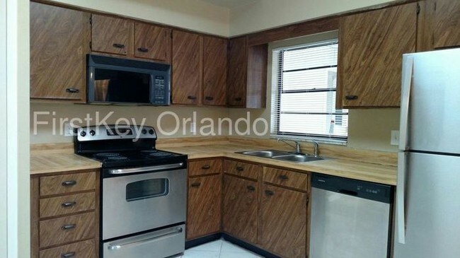 Building Photo - 718 Lancewood Dr