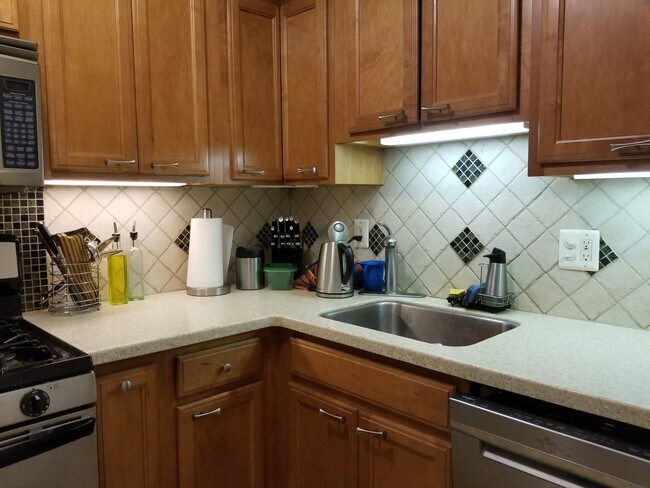 Building Photo - 2100 Washington Ave. Apt 4A