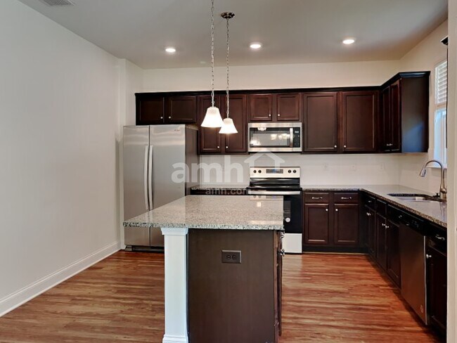 Building Photo - 504 Cash Circle