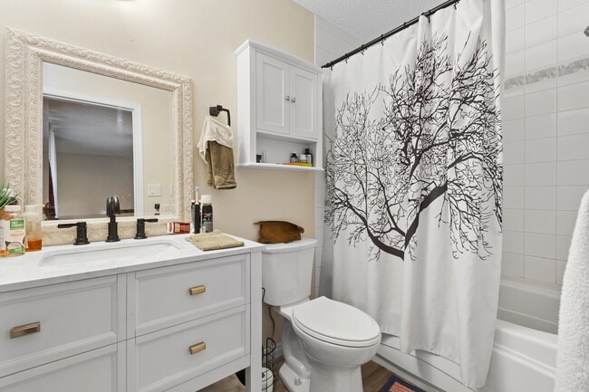 Building Photo - 9321-9369 69 Ave