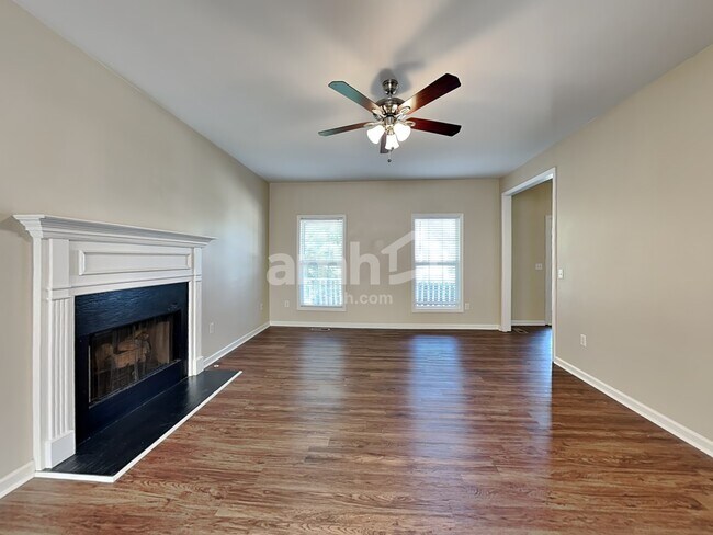 Building Photo - 7 Catbriar Ct