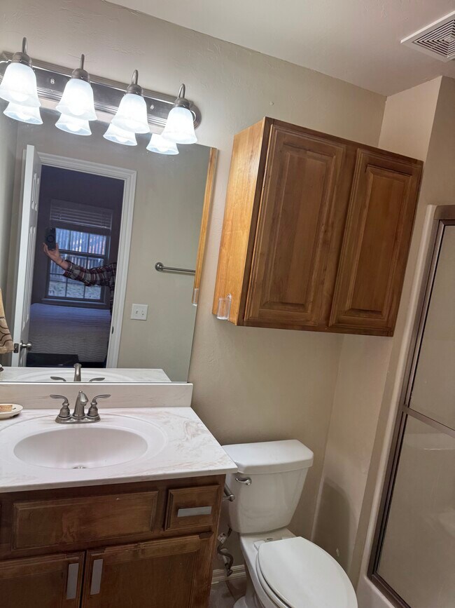 Foto del edificio - 2321 Golden Ln