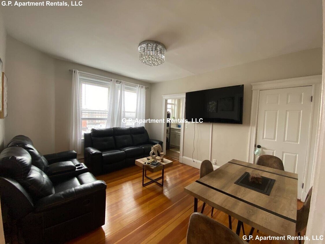 Primary Photo - 16 Newhall St