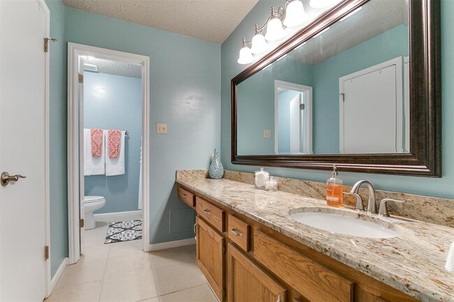 Building Photo - 16830 Rippling Mill Dr