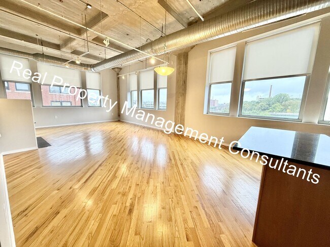 Building Photo - Luxury Living at Western Auto Building – 2...