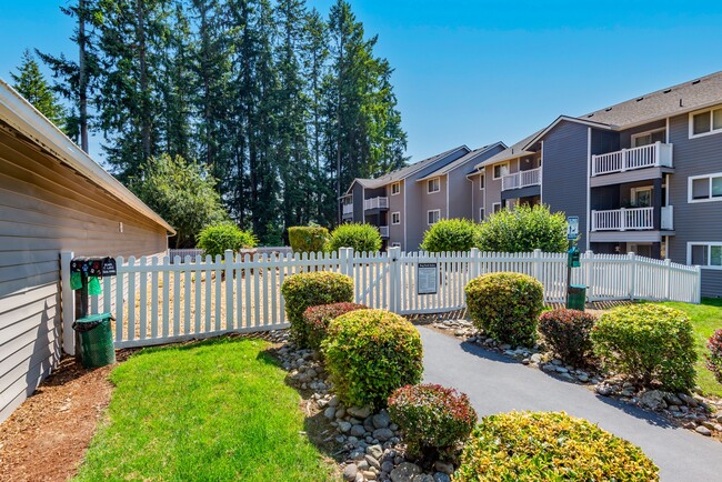 Building Photo - Black Lake Apartments