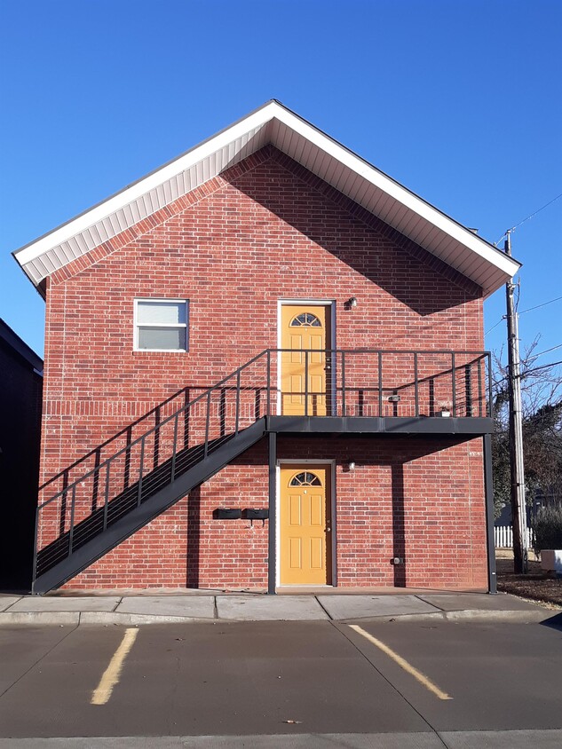 Primary Photo - 521 S Blakely St