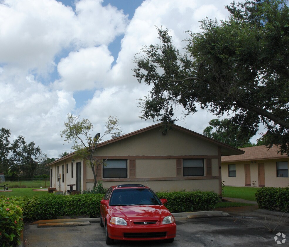 Building Photo - 5619 Mckinley St