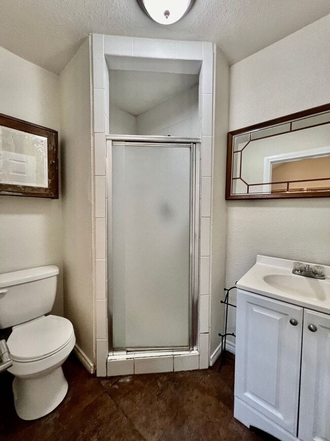 Building Photo - Hill Country Studio Apartment