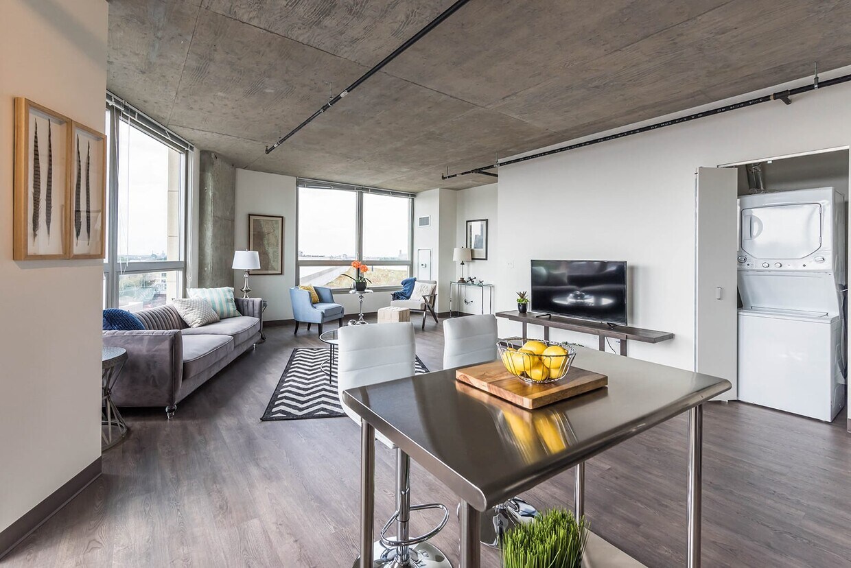 Foto principal - 3204 N Clark St