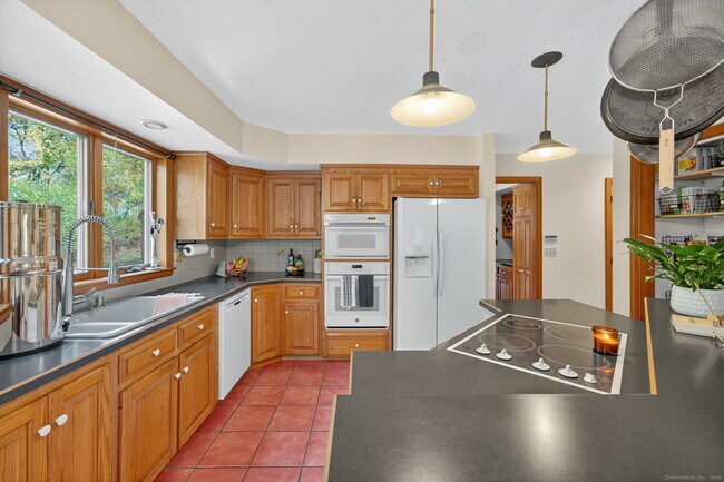 Foto del edificio - 71 Cherry Swamp Rd