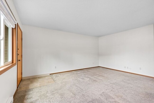 Building Photo - 2009 NE 21st Ave