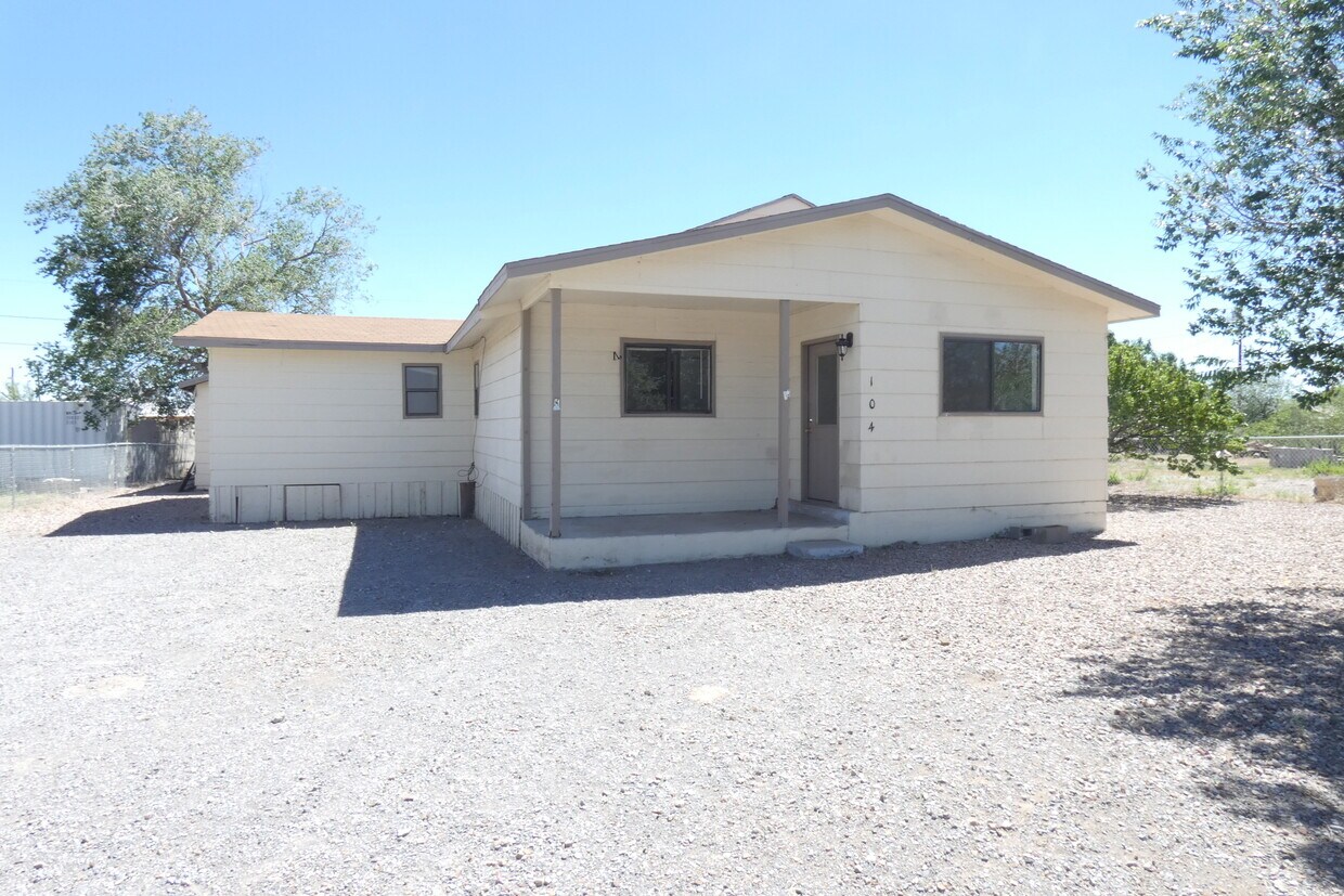 Primary Photo - 104 C St