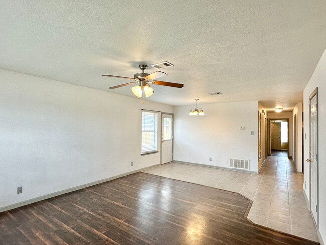 Building Photo - 4304 Elms Run Cir