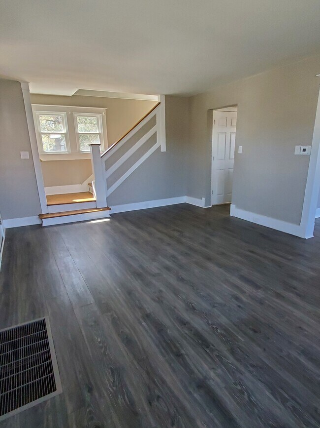 Sala de estar - 213 Main St