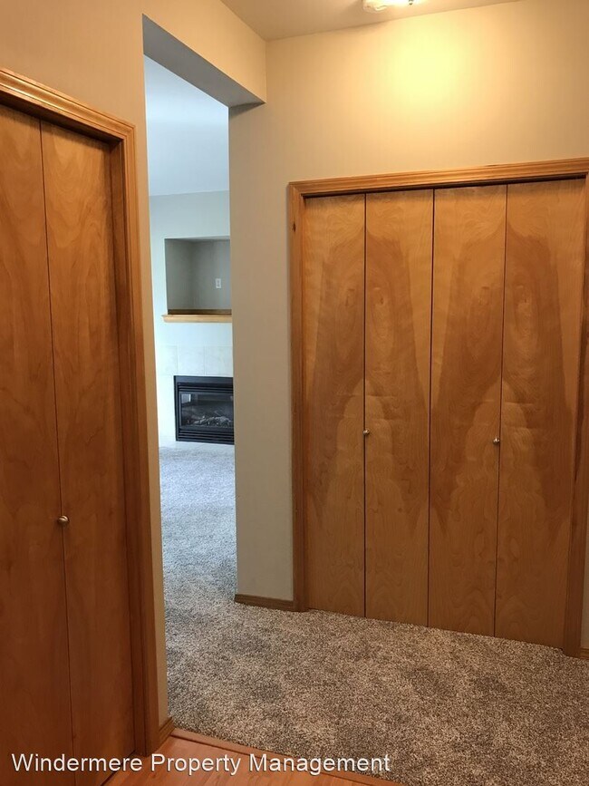Building Photo - 2 br, 2 bath House - 4610 Celia Way #102