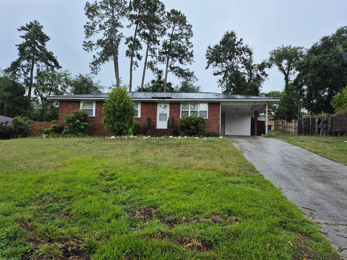 Primary Photo - 3314 Oakridge Dr