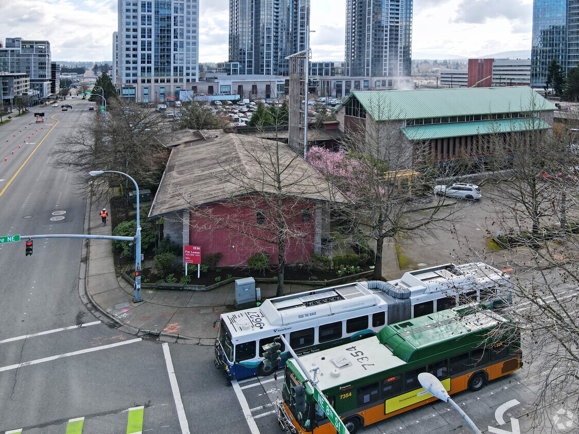  - 752 108th Ave NE