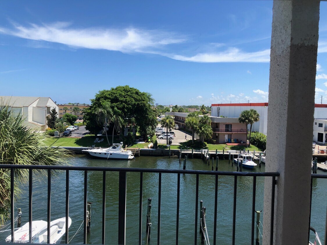 108 Paradise Harbour Blvd, North Palm Beach, FL 33408 Condo for Rent