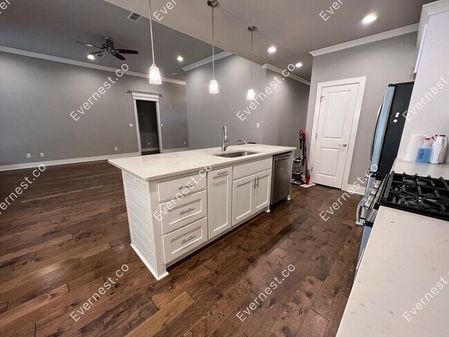 Building Photo - 18924 Lochridge Dr