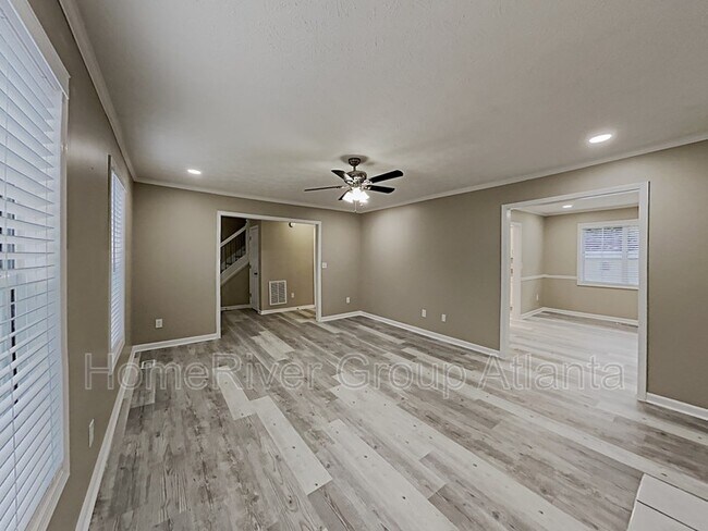 Building Photo - 4070 Crabapple Dr