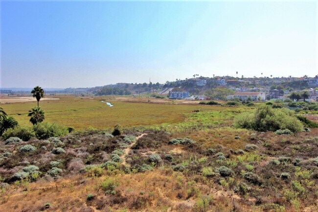 Building Photo - 6501 Vista Del Mar