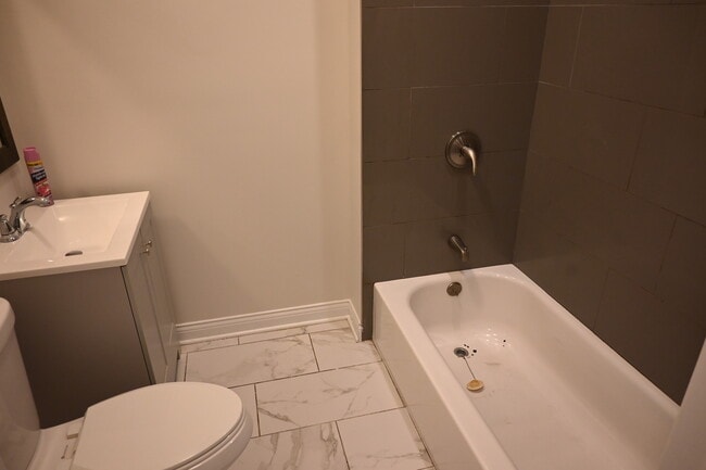 Foto del edificio - 4016 W 26th St