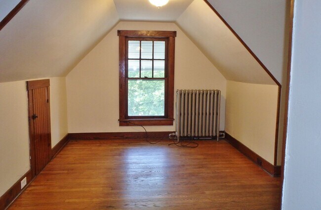 Foto del edificio - 412 W Foster Ave