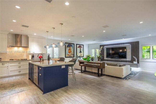 Foto del edificio - 231 Fluvia Ave