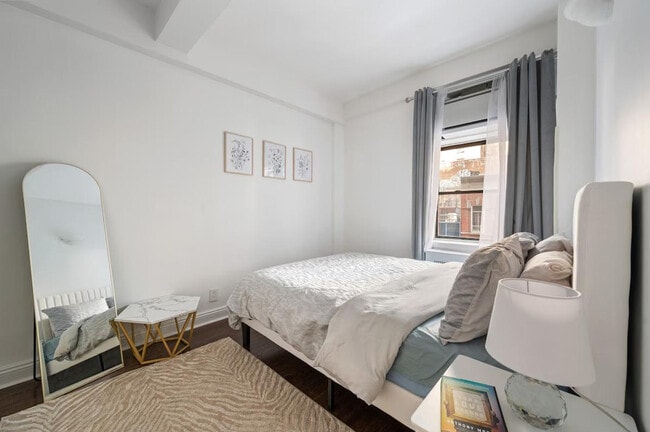 Foto del edificio - 132 E 45th St