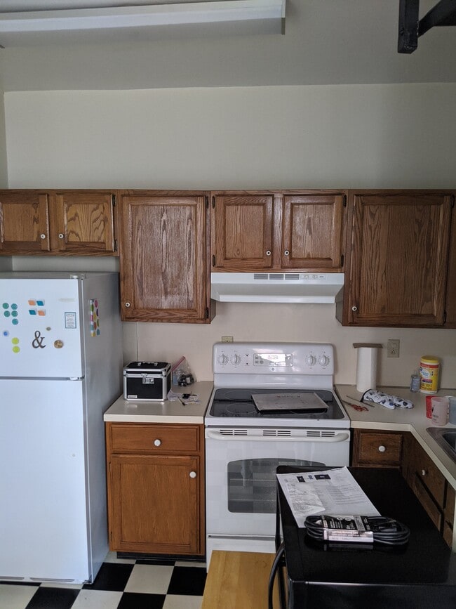 kitchen - 354 Chittenden Ave