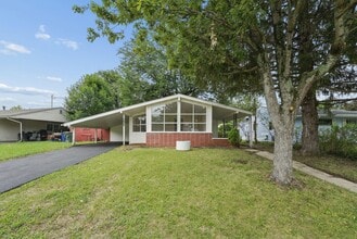 Building Photo - 5038 Betsy Dr