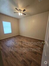 Building Photo - 3711 Mandy Dr