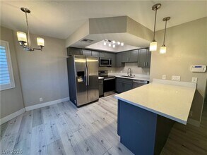 Building Photo - 1400 Oak Rock Dr