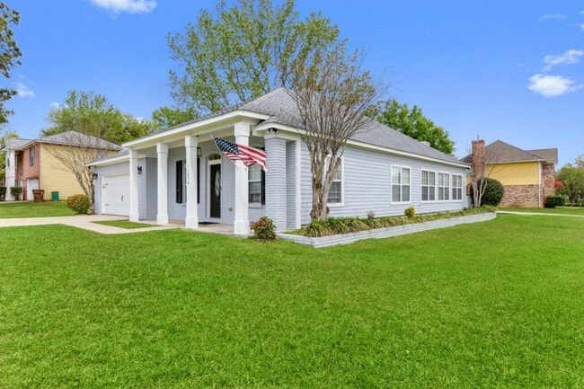 Building Photo - 11076 Pin Oak Dr