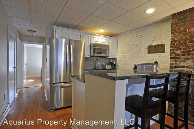 Building Photo - 2 br, 1 bath House - 330 Fore St Unit 1