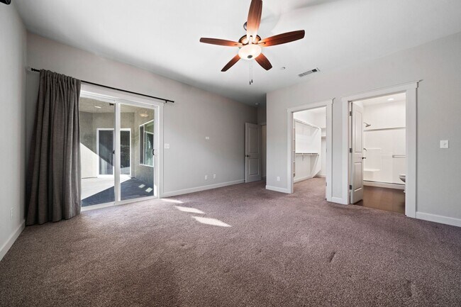 Foto del edificio - 3-bedroom, 2-bathroom home in great neighb...