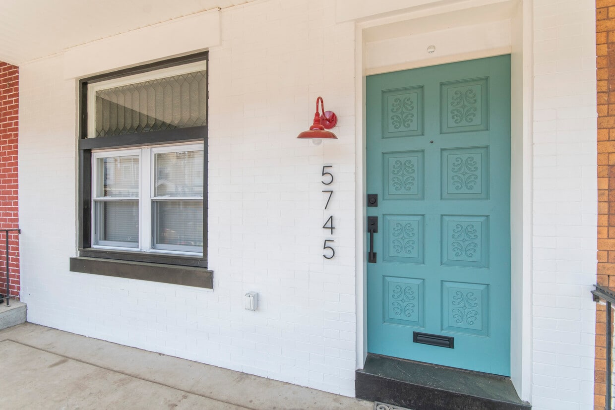 Building Photo - 5745 Hunter St