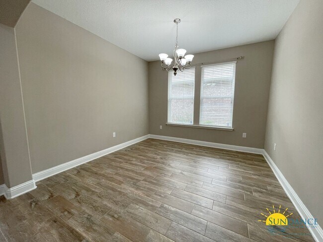 Foto del edificio - Gorgeous 4 Bedroom Home in Shalimar